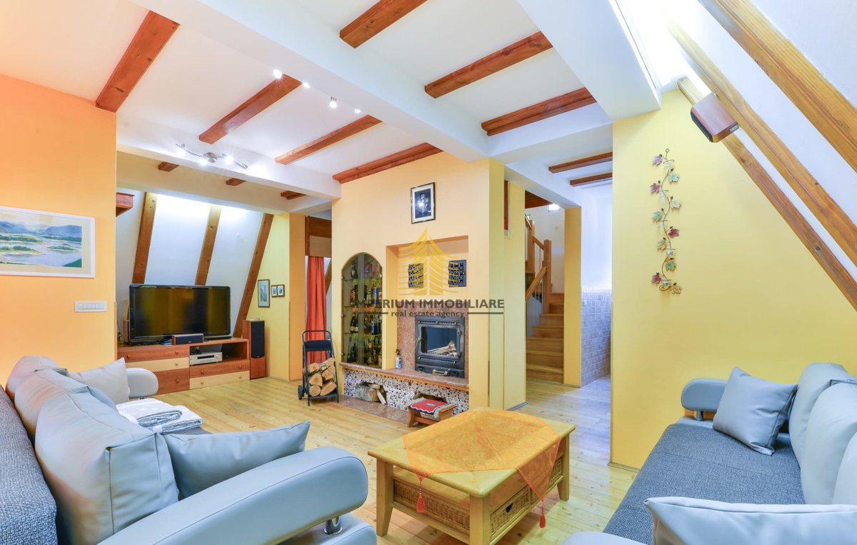 Casa, Vendita, Gračac, 210m2, Indipendente