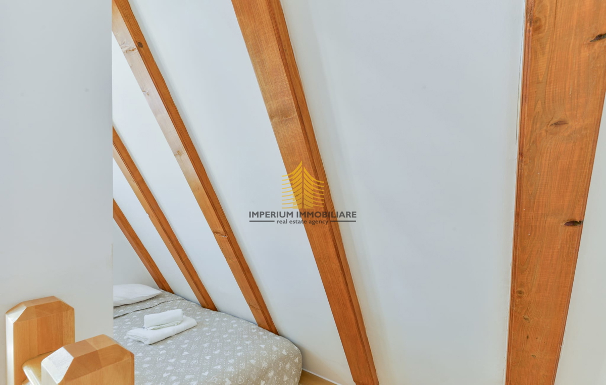 Casa, Vendita, Gračac, 210m2, Indipendente