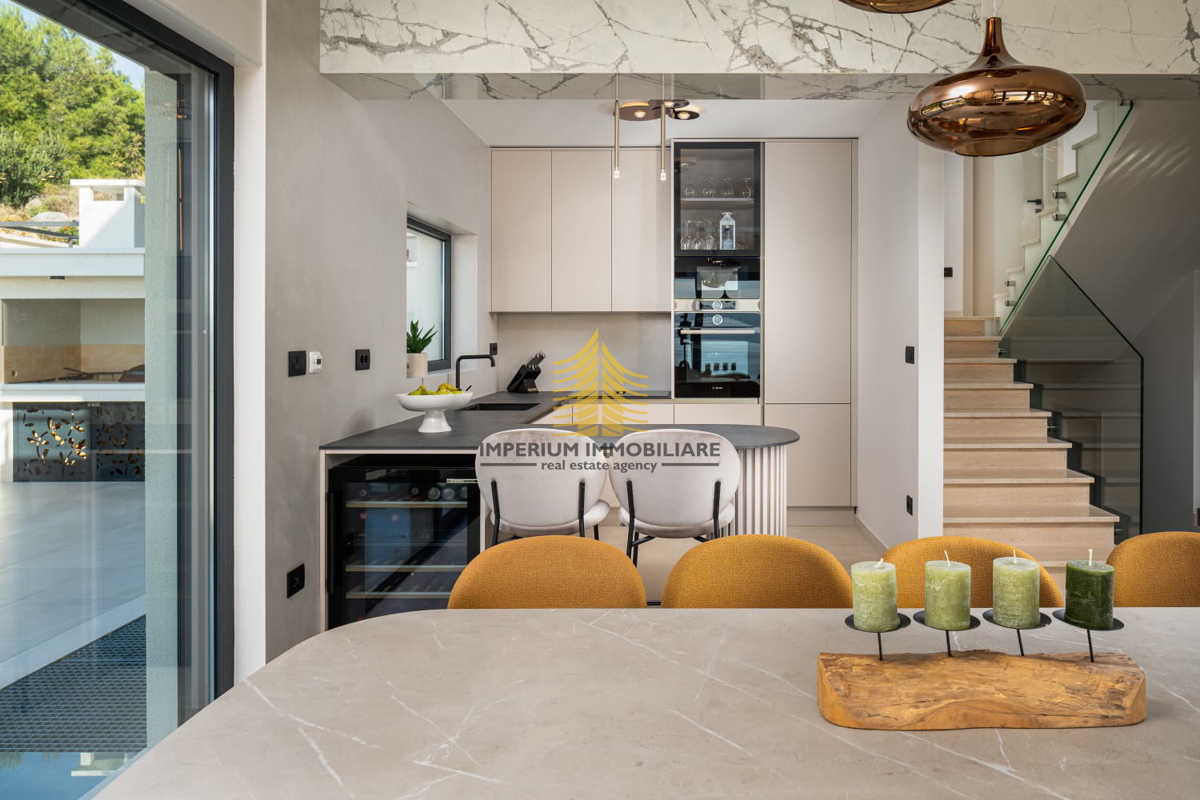 Casa, Vendita, Podstrana, 300m2, Villa