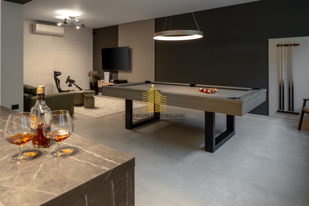 Casa, Vendita, Podstrana, 300m2, Villa