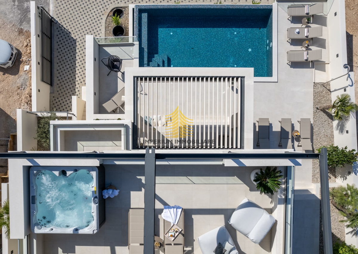 Casa, Vendita, Podstrana, 300m2, Villa