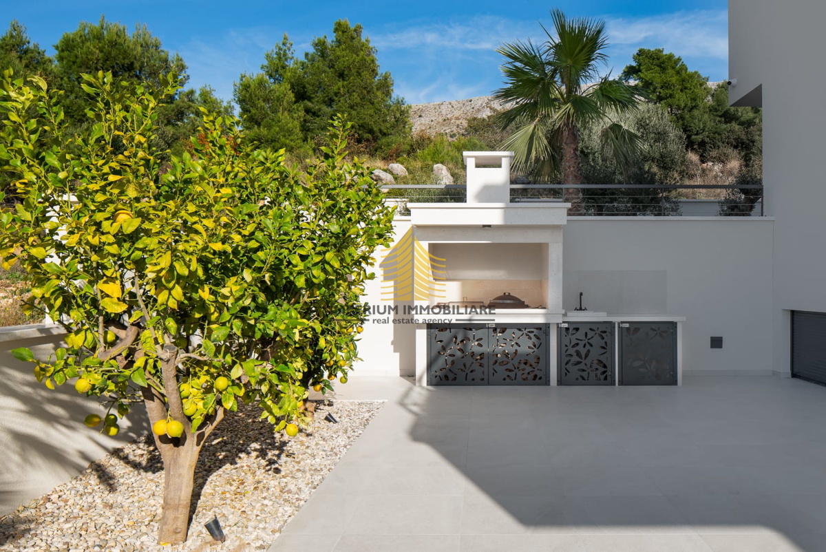 Casa, Vendita, Podstrana, 300m2, Villa