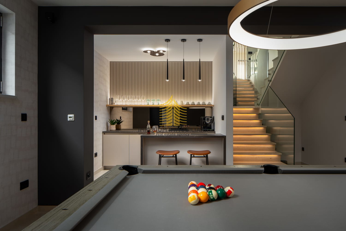 Casa, Vendita, Podstrana, 300m2, Villa