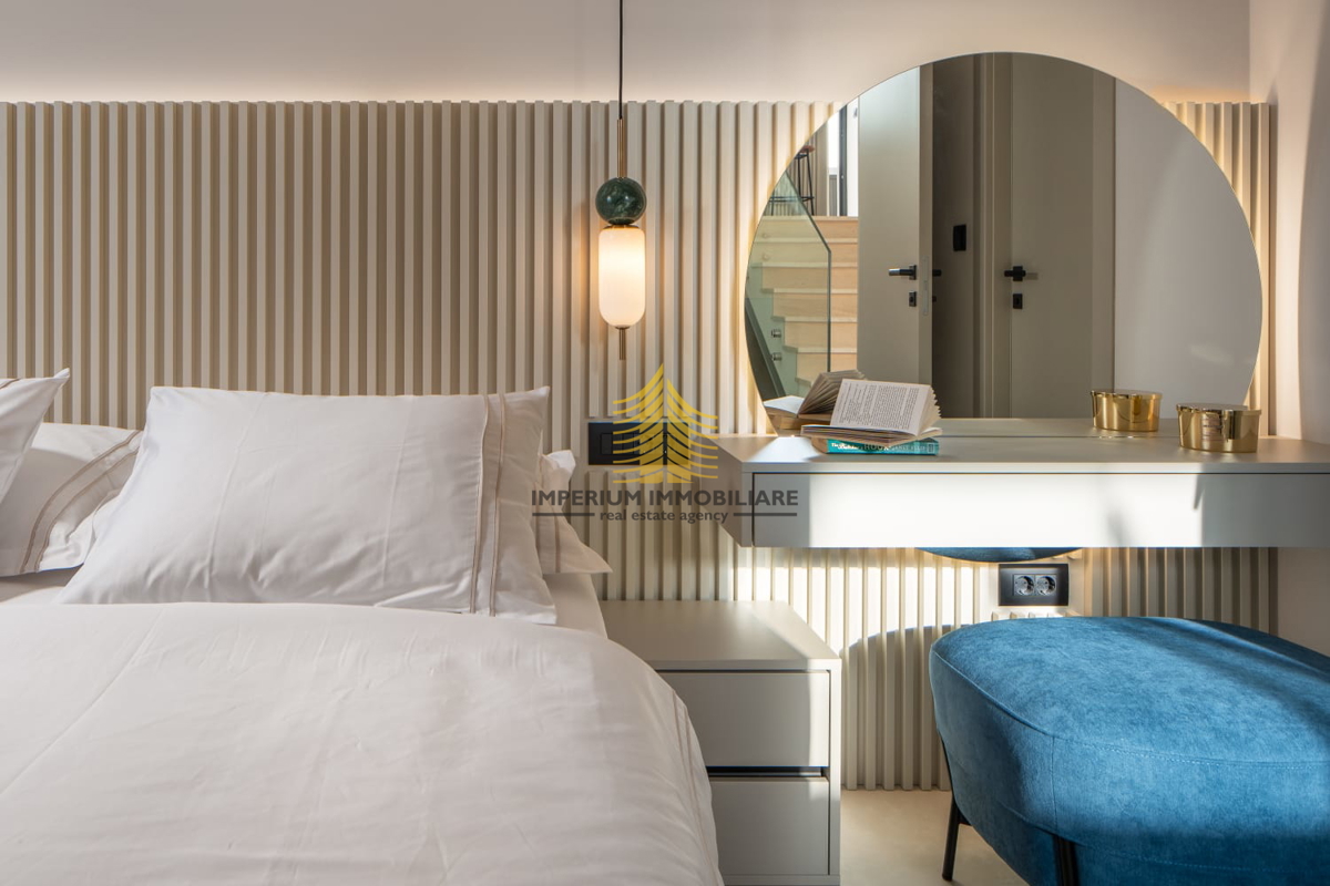 Casa, Vendita, Podstrana, 300m2, Villa