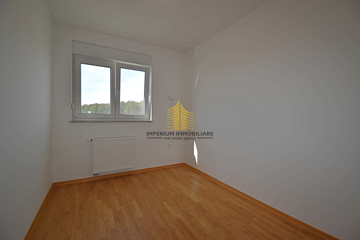 Appartamento, Vendita, Zaprešić, Kalamiri, 126,95 m2, 3,5 locali (3 camere + soggiorno doppio)