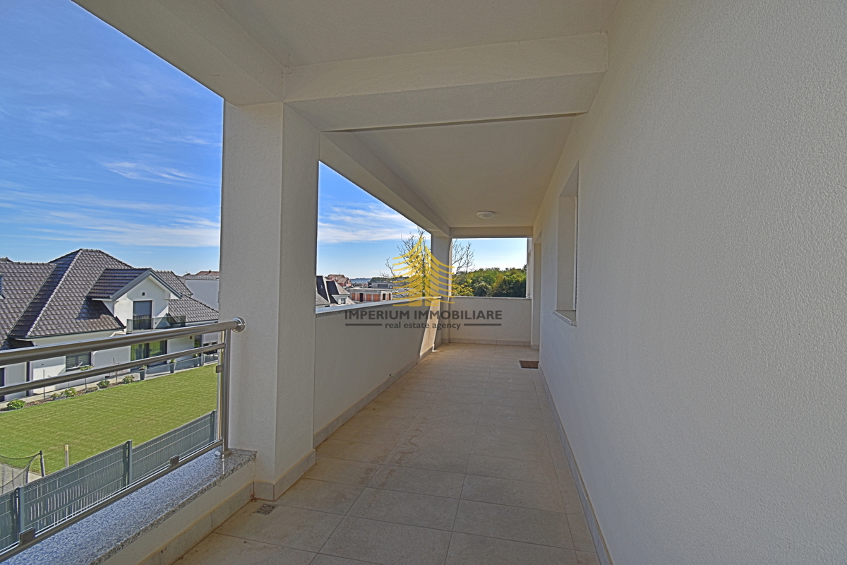 Appartamento, Vendita, Zaprešić, Kalamiri, 126,95 m2, 3,5 locali (3 camere + soggiorno doppio)