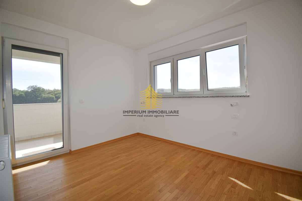 Appartamento, Vendita, Zaprešić, Kalamiri, 126,95 m2, 3,5 locali (3 camere + soggiorno doppio)