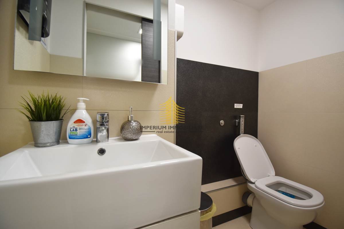 Locale commerciale, Vendita, Trnje, 97,87 m2, Locale su strada