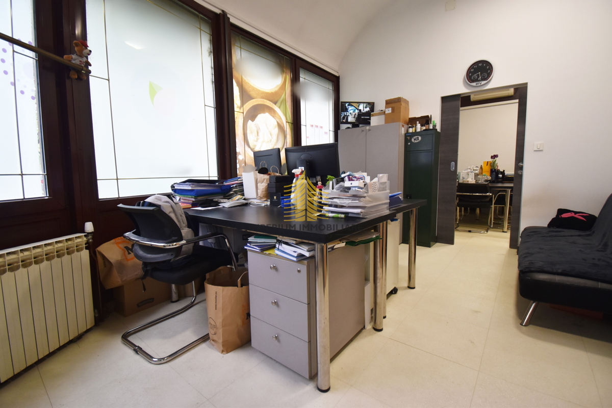 Locale commerciale, Vendita, Trnje, 97,87 m2, Locale su strada