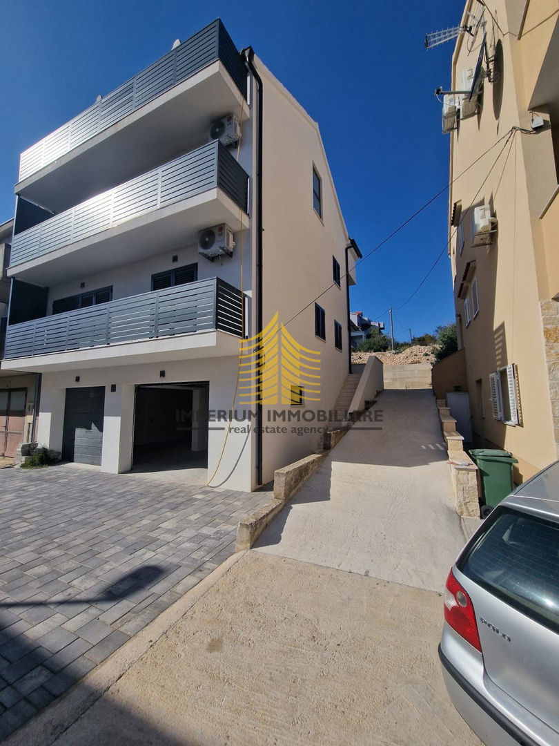 Casa, Vendita, Sebenico, Meterize, 353,24 m2, In fila