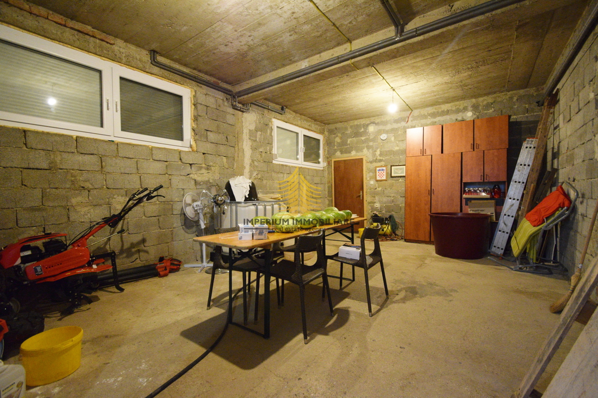 Casa, Vendita, Novi Zagabria - Ovest, Ježdovec, 540m2, Indipendente