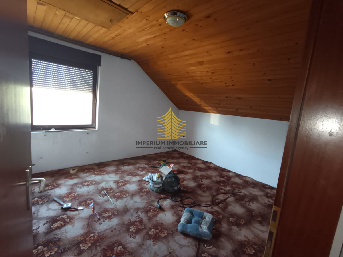 Casa, Vendita, Sesvete, 300m2, Indipendente