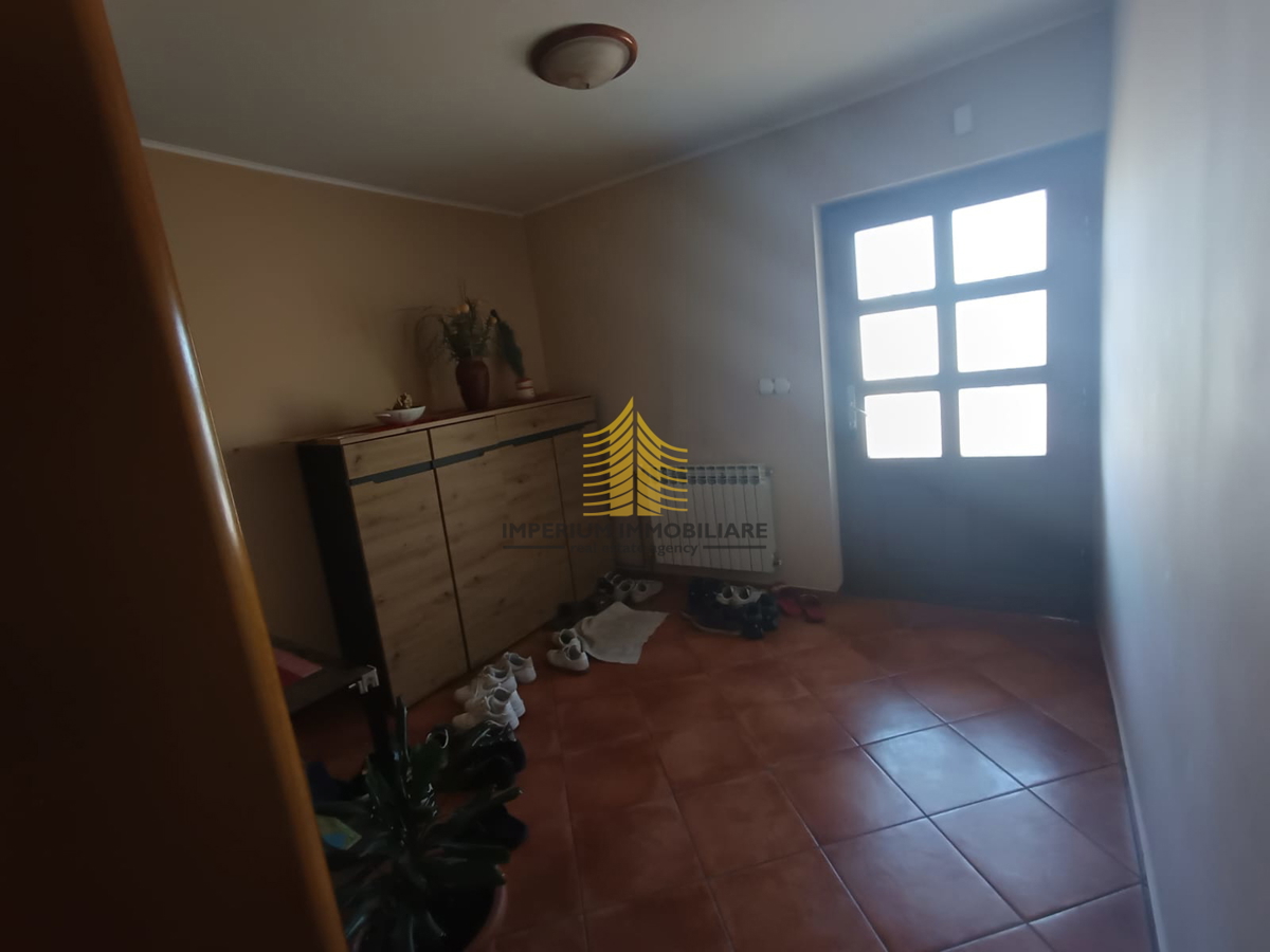 Casa, Vendita, Sesvete, 300m2, Indipendente