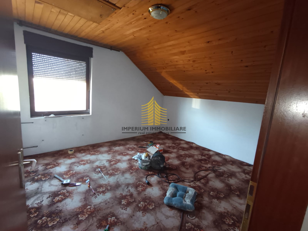 Casa, Vendita, Sesvete, 300m2, Indipendente