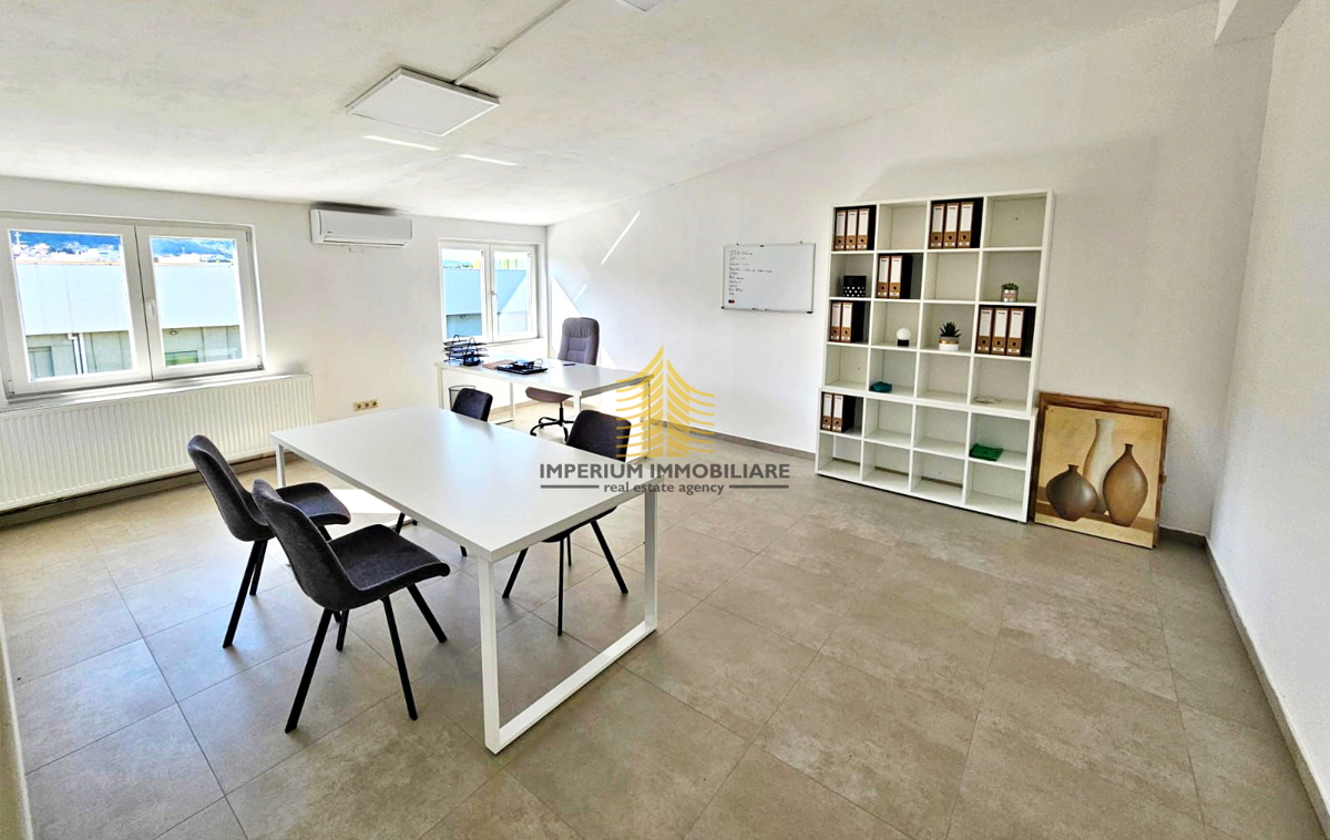 Spazio commerciale, Vendita, Samobor, Centro, 631m2, Complesso commerciale