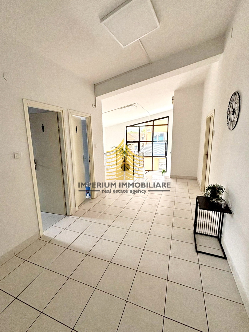 Spazio commerciale, Vendita, Samobor, Centro, 631m2, Complesso commerciale