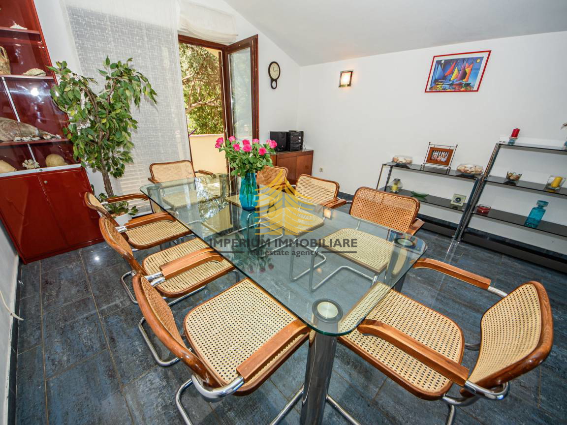 Casa, Vendita, Supetar, 200m2, Indipendente