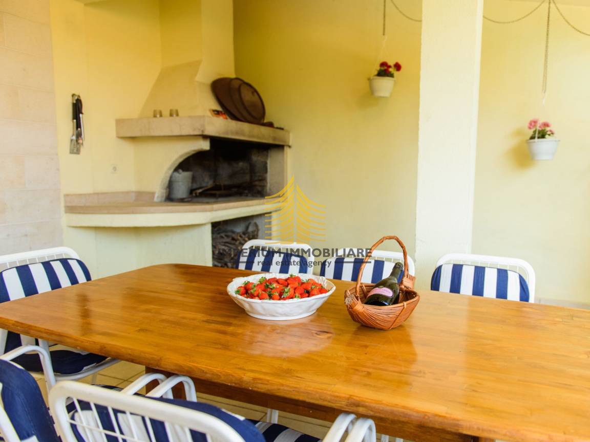 Casa, Vendita, Supetar, 200m2, Indipendente