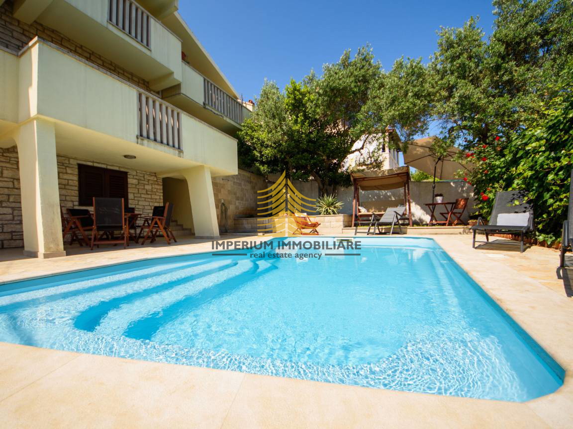 Casa, Vendita, Supetar, 200m2, Indipendente