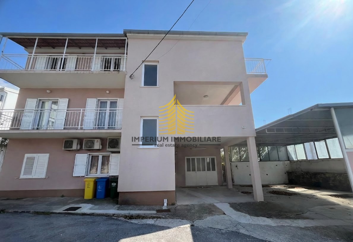 Casa, Vendita, Kaštel Sućurac, 310m2, Indipendente