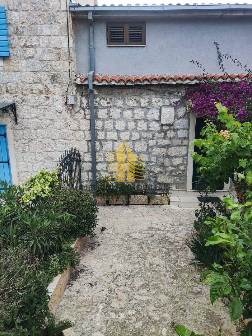 Casa, Vendita, Spalato, Varoš, 45,88 m2, In fila