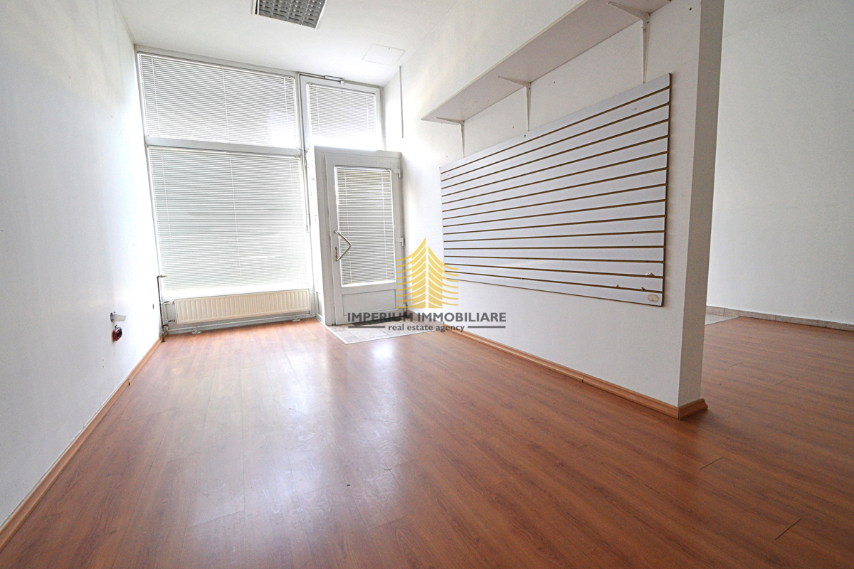 Locale commerciale, Vendita, Zaprešić, Centro, 72m2, Locale su strada