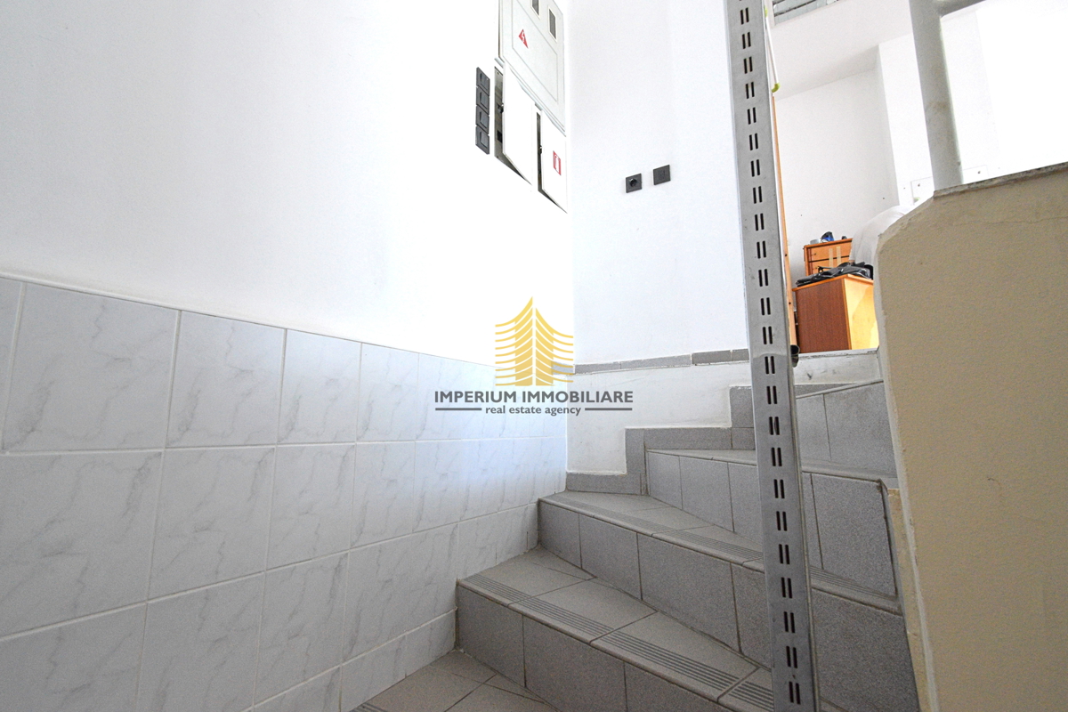 Locale commerciale, Vendita, Zaprešić, Centro, 72m2, Locale su strada