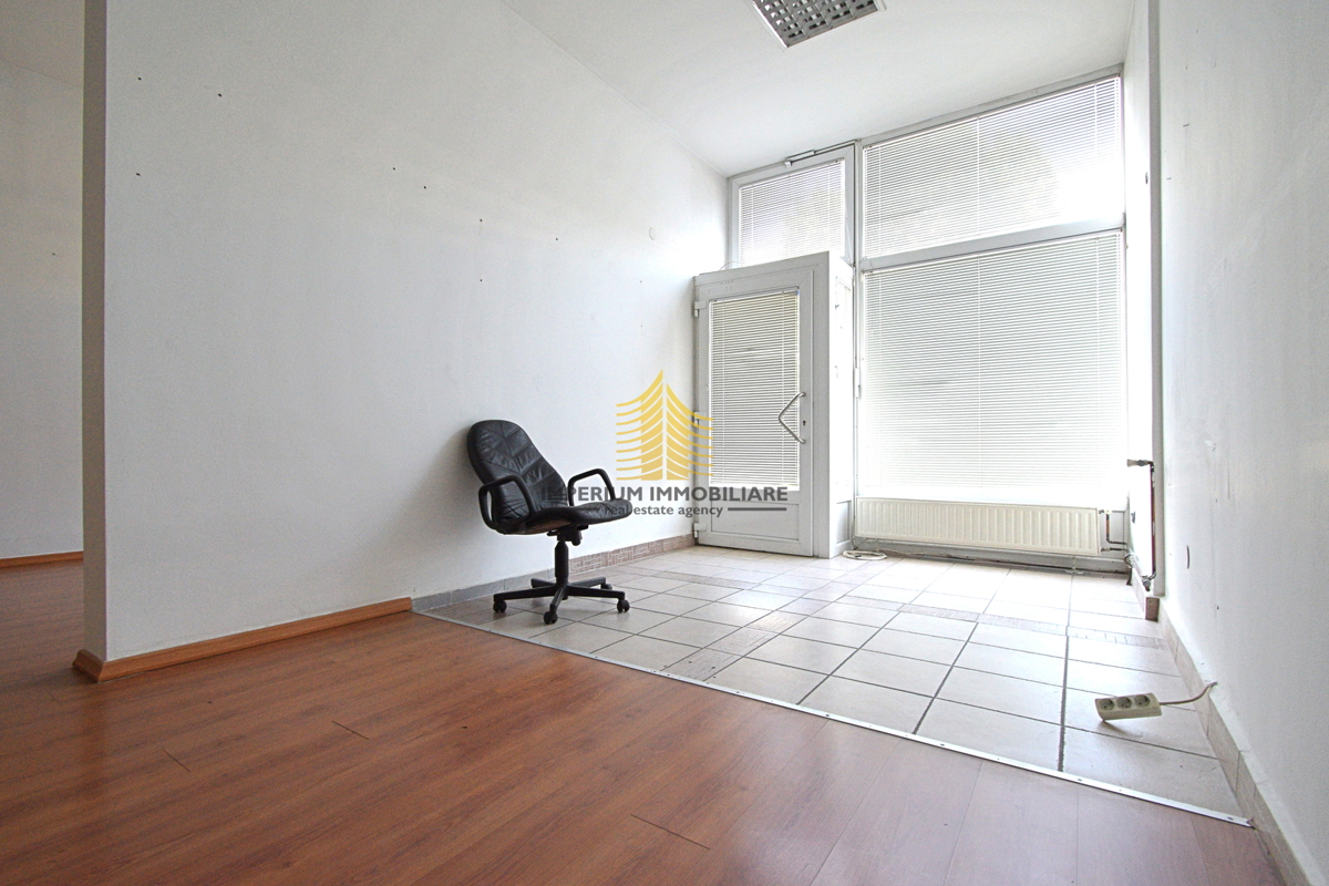 Locale commerciale, Vendita, Zaprešić, Centro, 72m2, Locale su strada