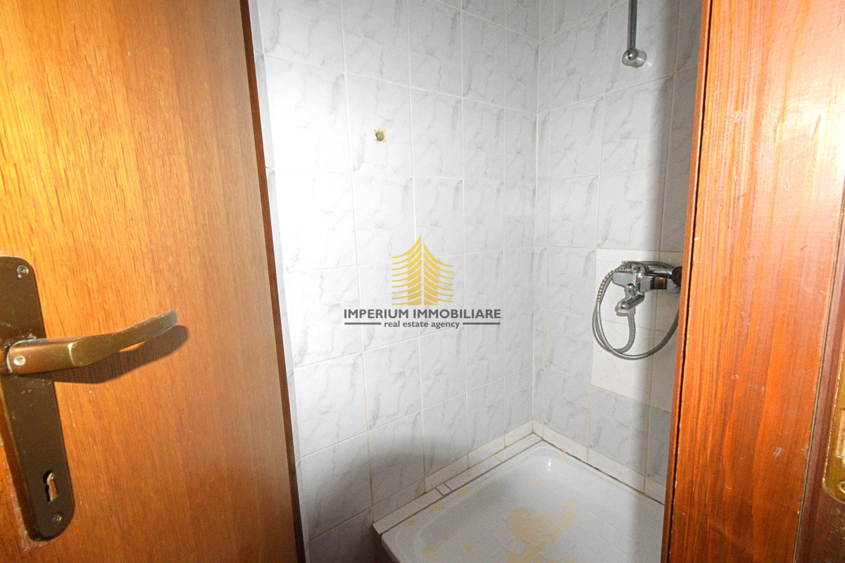 Locale commerciale, Vendita, Zaprešić, Centro, 72m2, Locale su strada