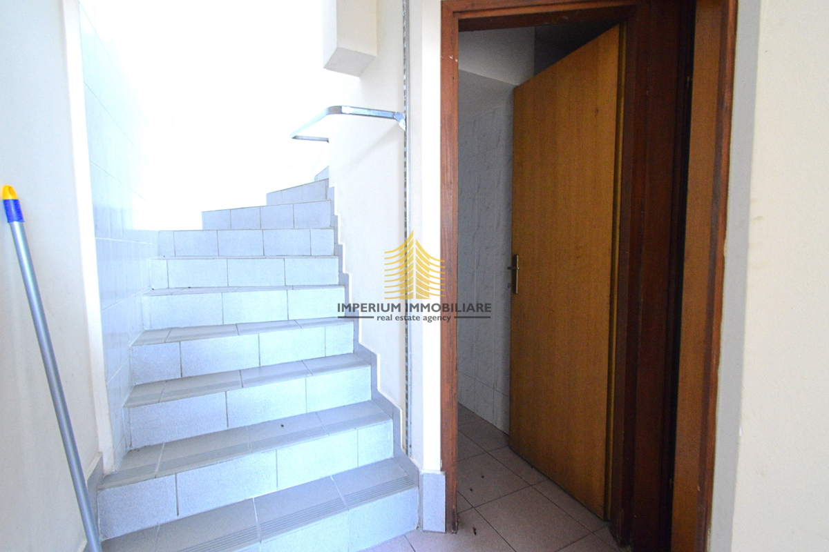 Locale commerciale, Vendita, Zaprešić, Centro, 72m2, Locale su strada