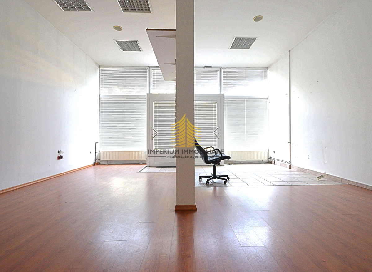 Locale commerciale, Vendita, Zaprešić, Centro, 72m2, Locale su strada