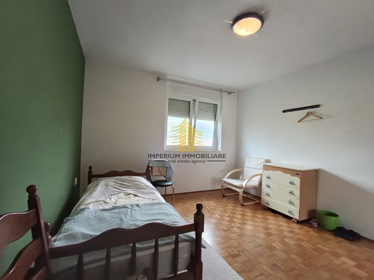 Appartamento, Vendita, Spalato, Collina, 70m2, 3,5 località (3 camere + soggiorno doppio)