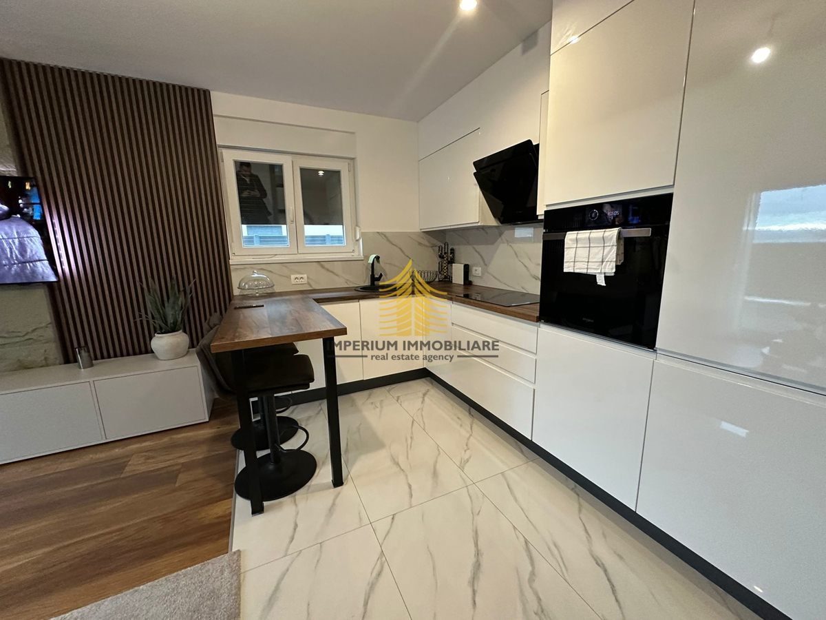 Appartamento, Vendita, Kaštel Kambelovac, 54,89 m², 2,5 locali (2 camere + soggiorno doppio)