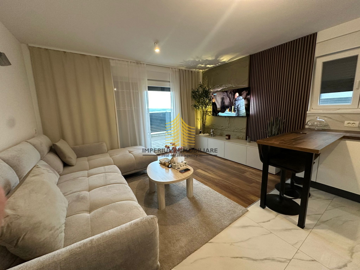 Appartamento, Vendita, Kaštel Kambelovac, 54,89 m², 2,5 locali (2 camere + soggiorno doppio)