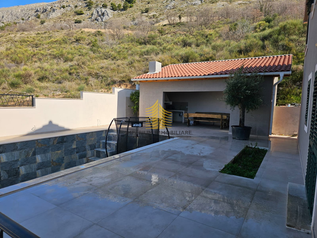 Casa, Vendita, Podstrana, 200m2, Indipendente