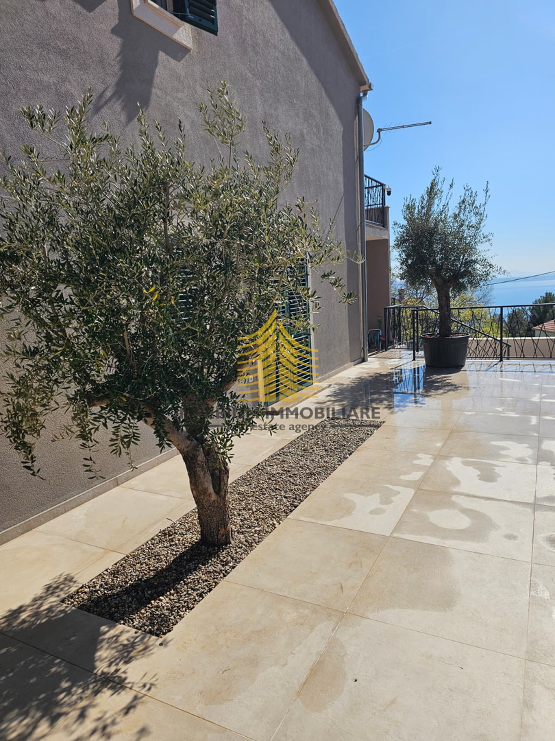 Casa, Vendita, Podstrana, 200m2, Indipendente