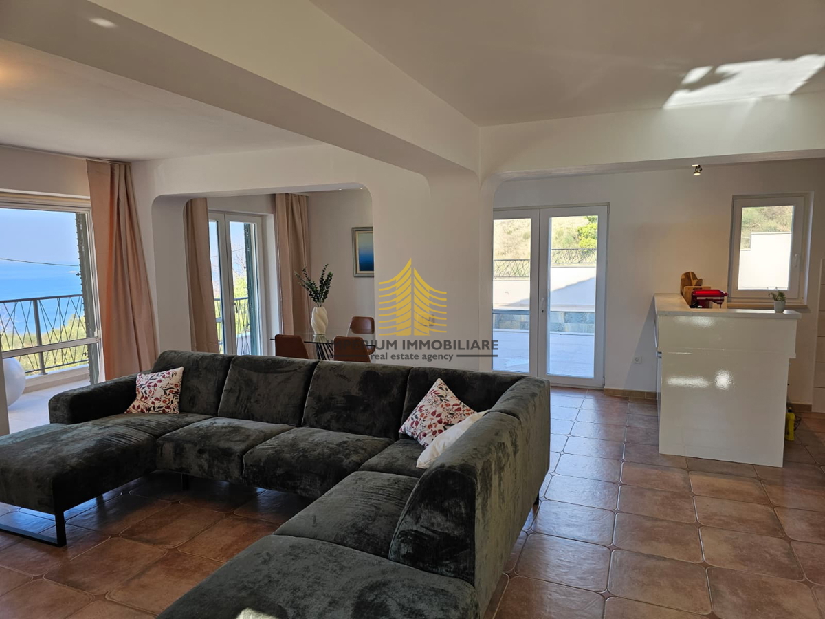 Casa, Vendita, Podstrana, 200m2, Indipendente