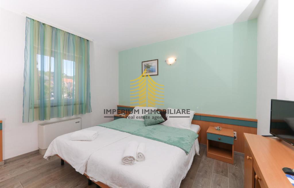 Spazio commerciale, Vendita, Supetar, 640m2, Hotel