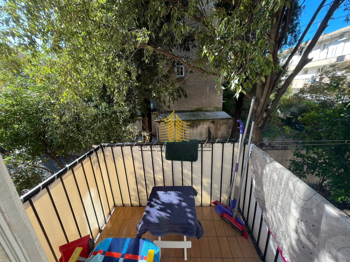 Appartamento, Vendita, Spalato, Bol, 68,6 m2, 2,5 locali (2 camere + soggiorno doppio)