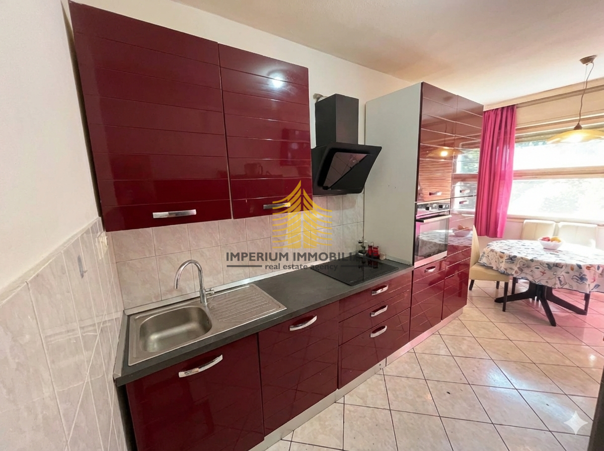 Appartamento, Vendita, Spalato, Bol, 68,6 m2, 2,5 locali (2 camere + soggiorno doppio)