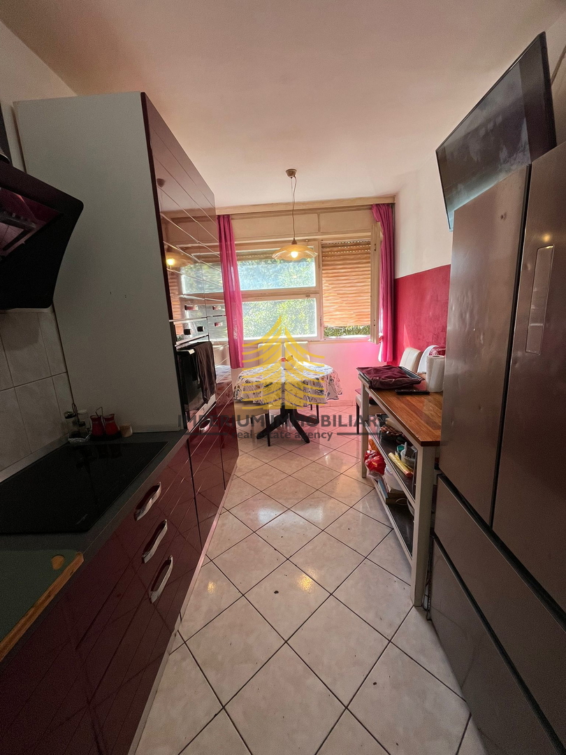 Appartamento, Vendita, Spalato, Bol, 68,6 m2, 2,5 locali (2 camere + soggiorno doppio)