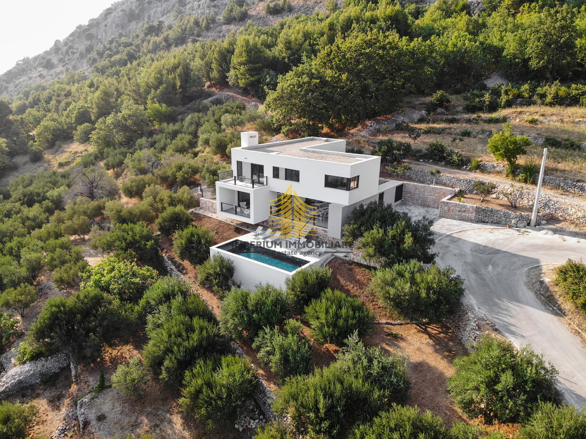 Casa, Vendita, Dugi Rat, Jesenice, 213m2, Indipendente