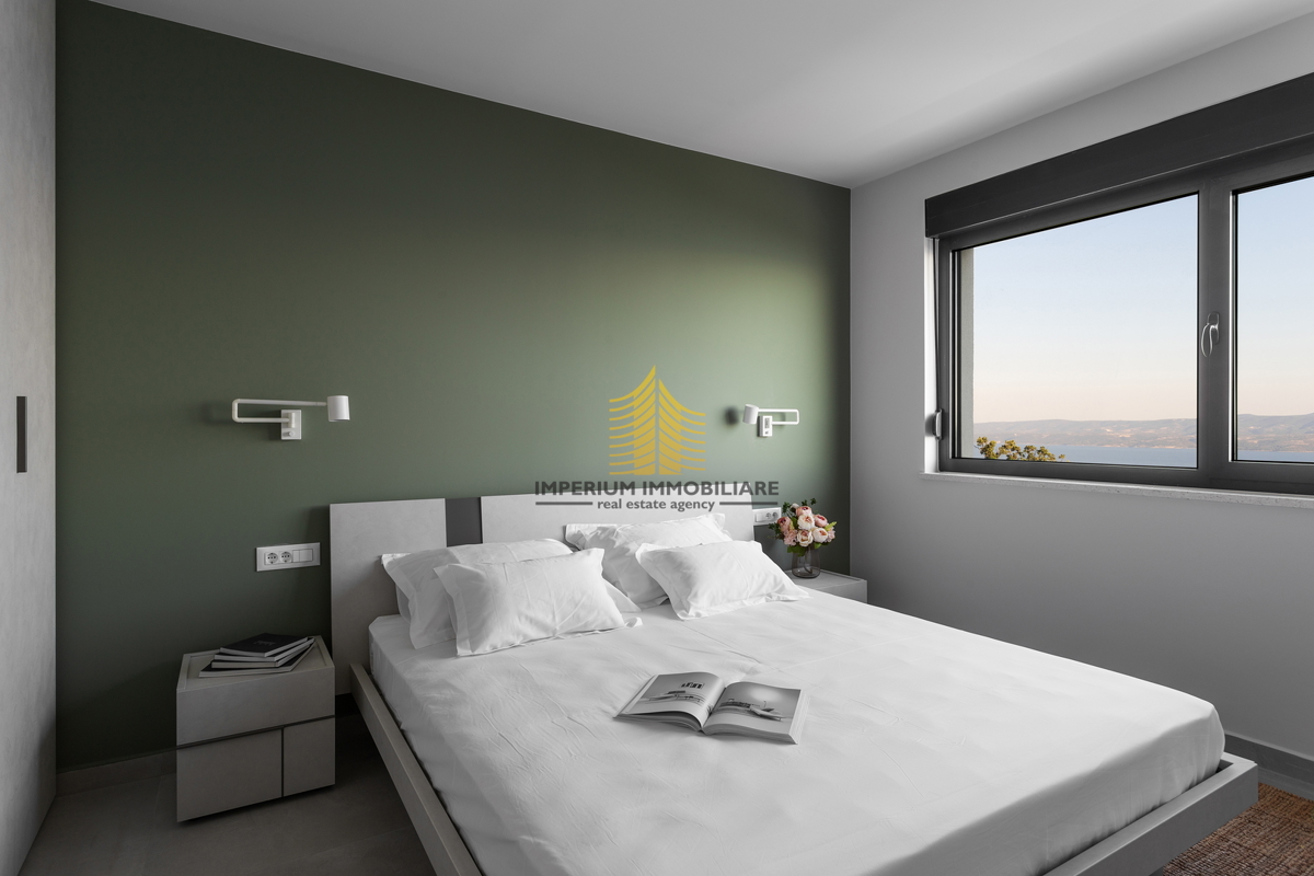 Casa, Vendita, Dugi Rat, Jesenice, 213m2, Indipendente