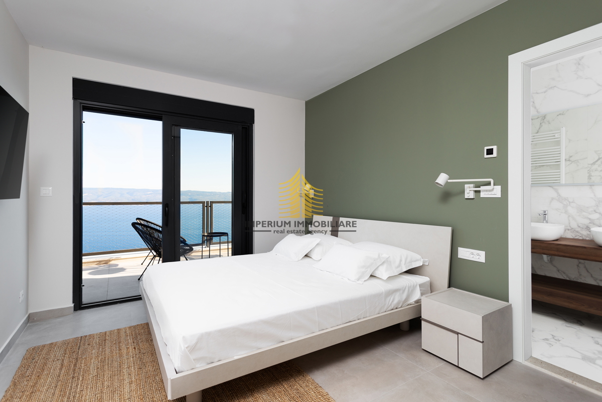 Casa, Vendita, Dugi Rat, Jesenice, 213m2, Indipendente