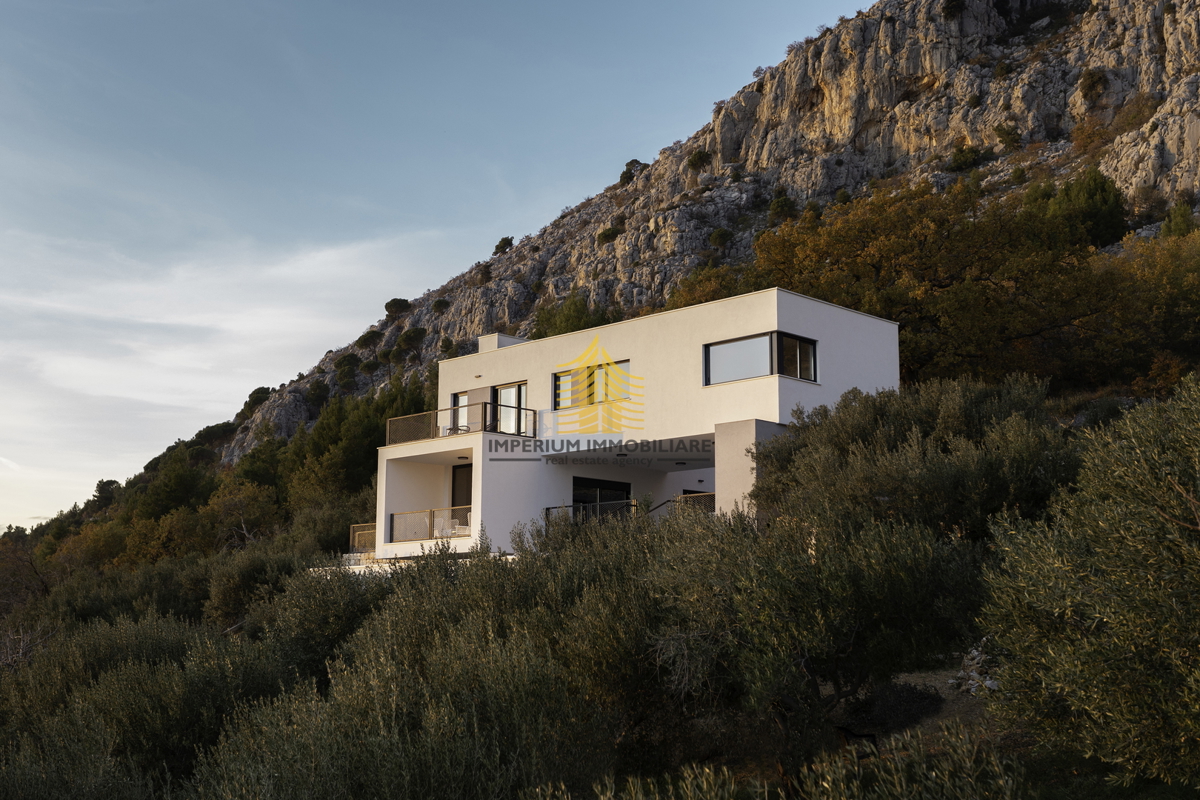 Casa, Vendita, Dugi Rat, Jesenice, 213m2, Indipendente