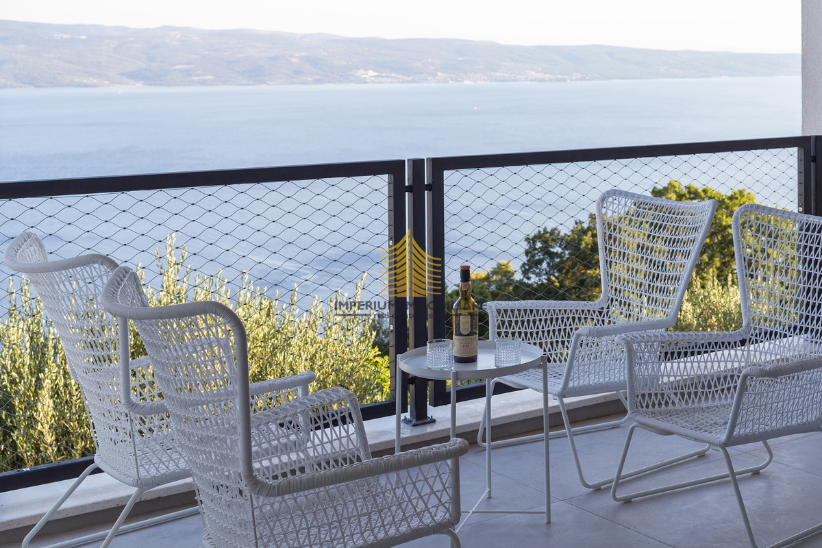 Casa, Vendita, Dugi Rat, Jesenice, 213m2, Indipendente