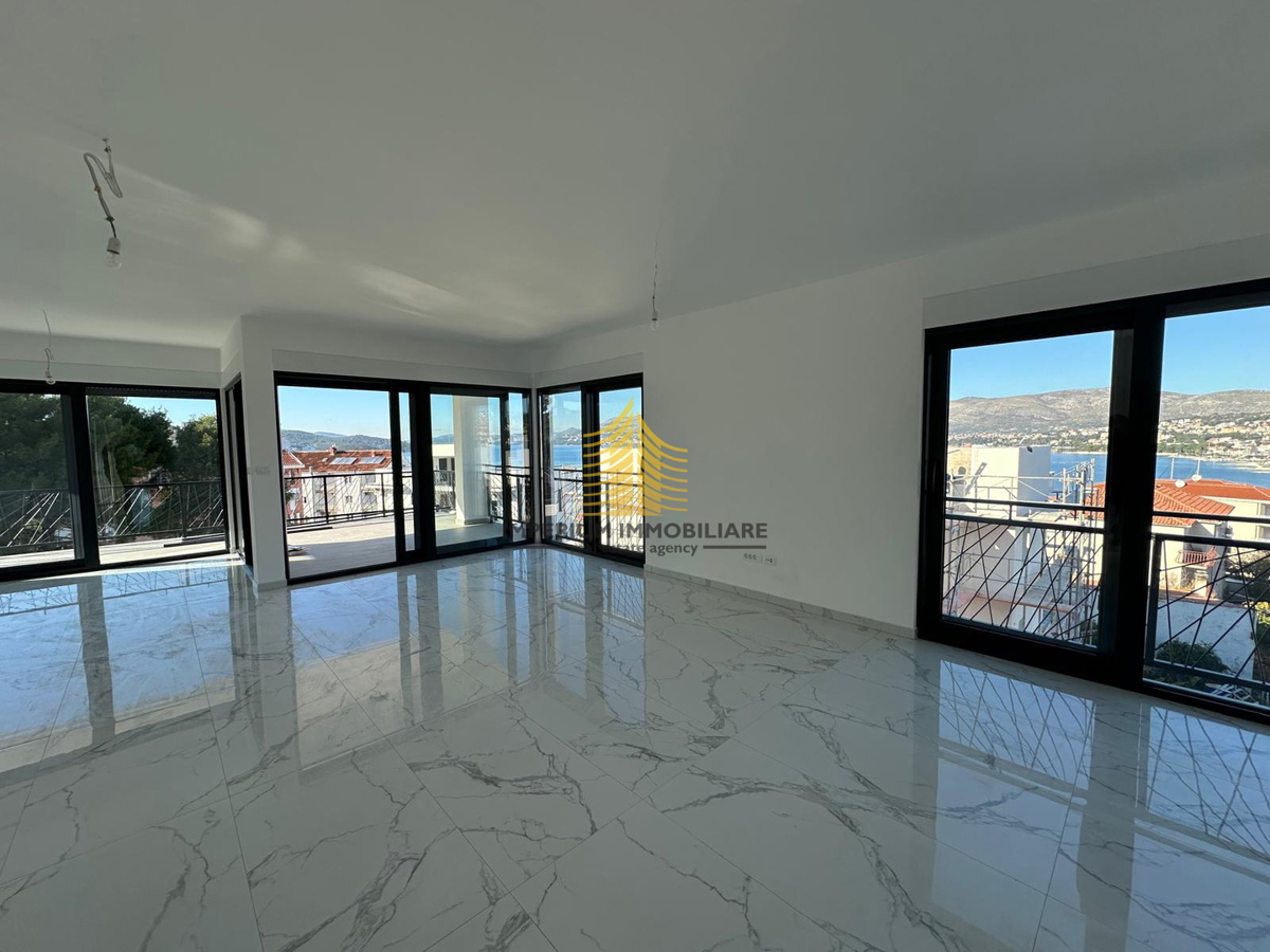 Appartamento, Vendita, Okrug, Okrug Gornji, 110m2, 4,5 locali (4S+DB)