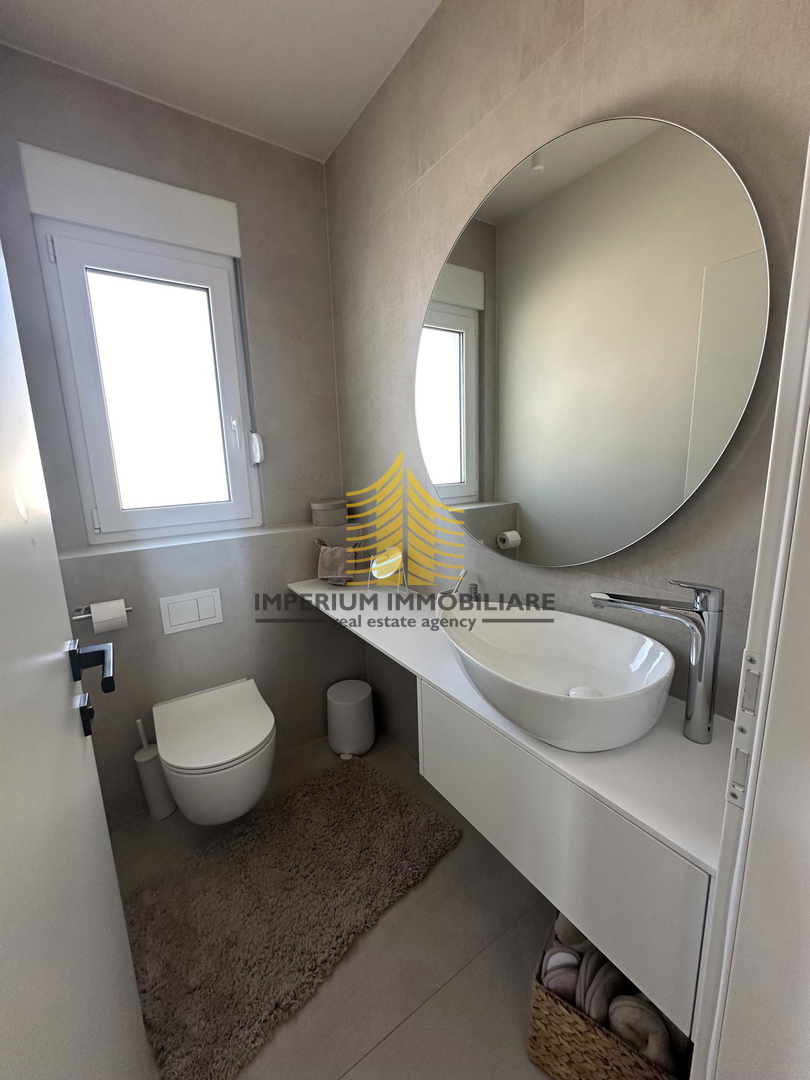 Appartamento, Vendita, Kaštel Stari, 76,74 m², 3,5 locali (3S+DB)