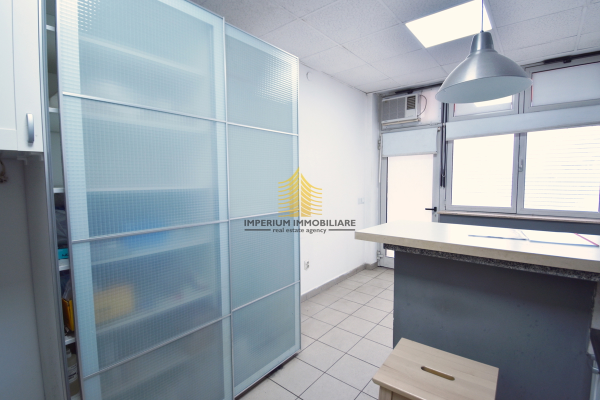 Locale commerciale, Vendita, Trešnjevka - Sjever, Rudeš, 17m2, Locale su strada
