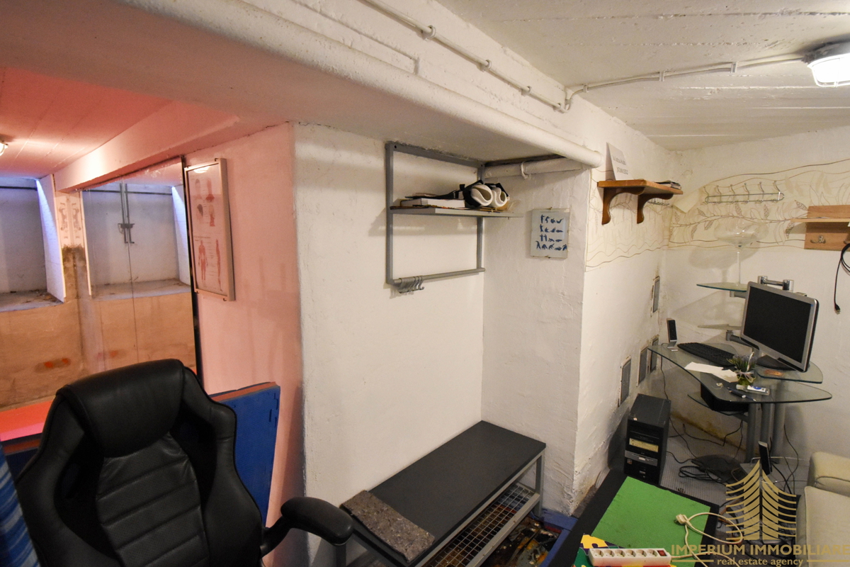 Spazio commerciale, Vendita, Donji Grad, Donji grad, 90m2, Spazio combinato